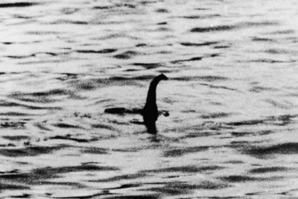 La famosa Fotografía del Cirujano del Monstruo del Lago Ness 1934