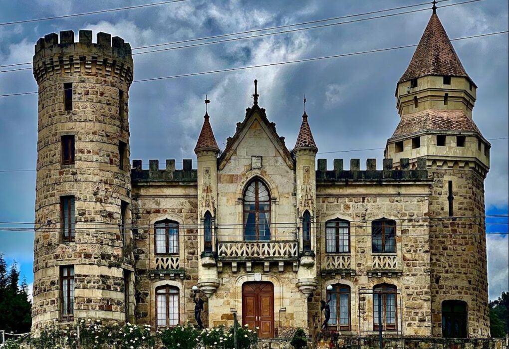 Imagen del Castillo Marroqion al norte de bogota, una edificacion llena de misterios y hechos paranormales.