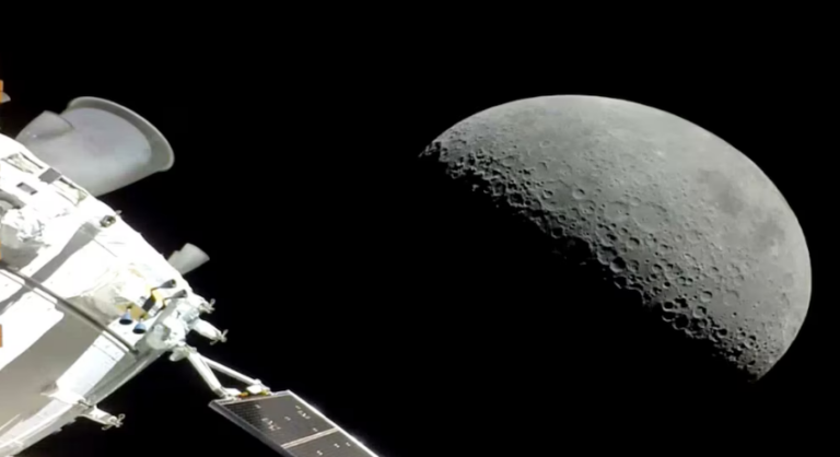 Anomalías estructurales Luna Artemis II sobrevolando la cara oculta