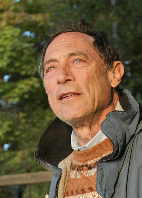 Peter Faust uno de los casos estudiados por John Mack, en donde fue repetidamente Abducido por lo que parece ser entidades de origen no humano.