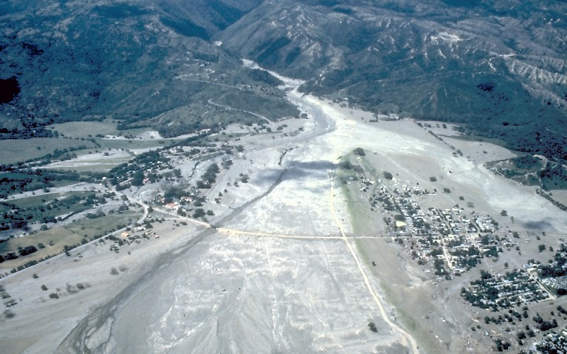 Imagen area del Ladar en 1985 sobre la armero y la tragedia causada sobre sus habitantes